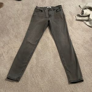 Frame le high skinny jeans. Great condition- barely worn. Sz 27